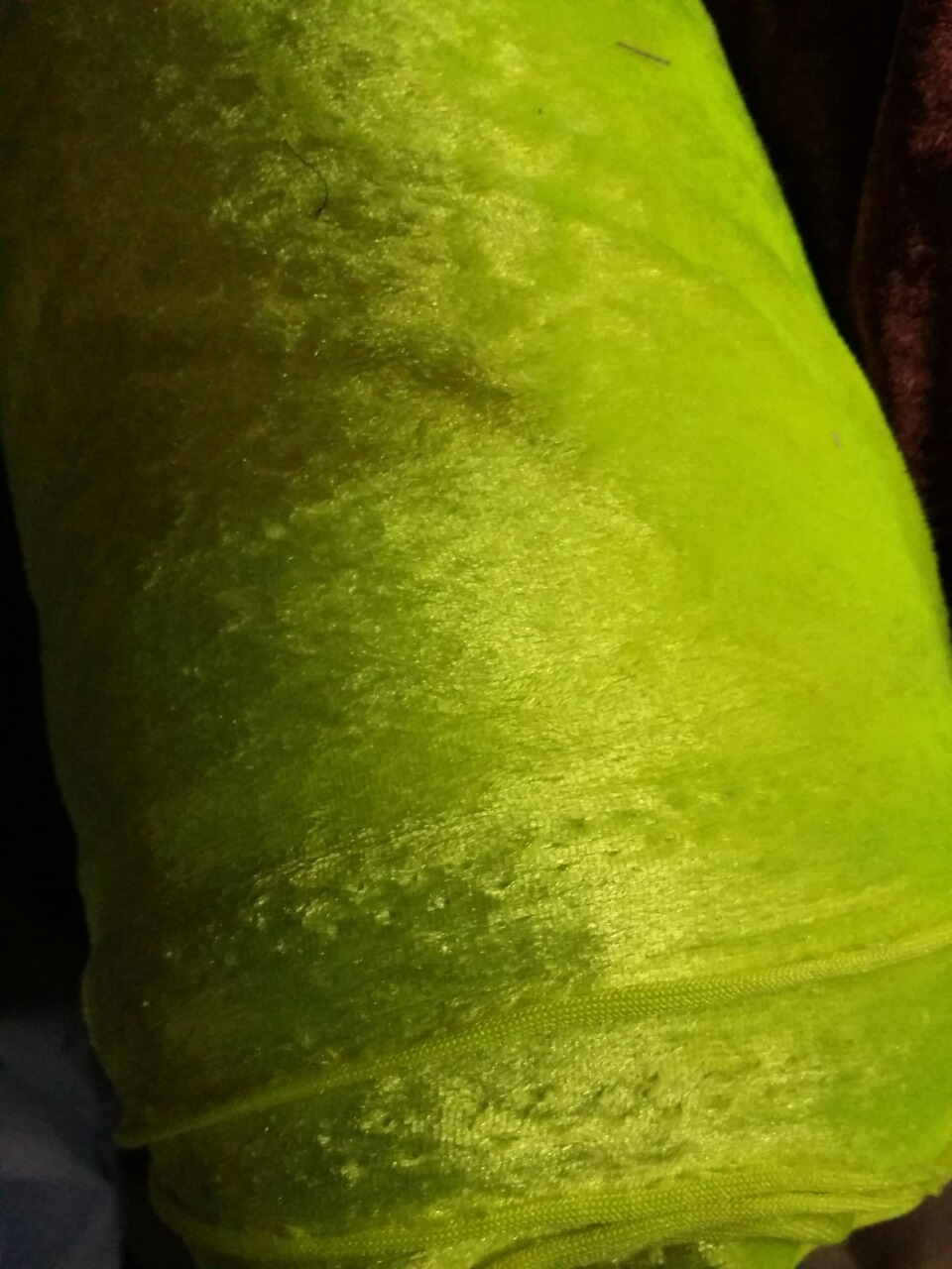 Έντονο κίτρινο