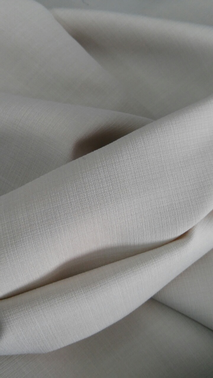 5m Μπεζ κρεπ πολυεστερ - 2€/m