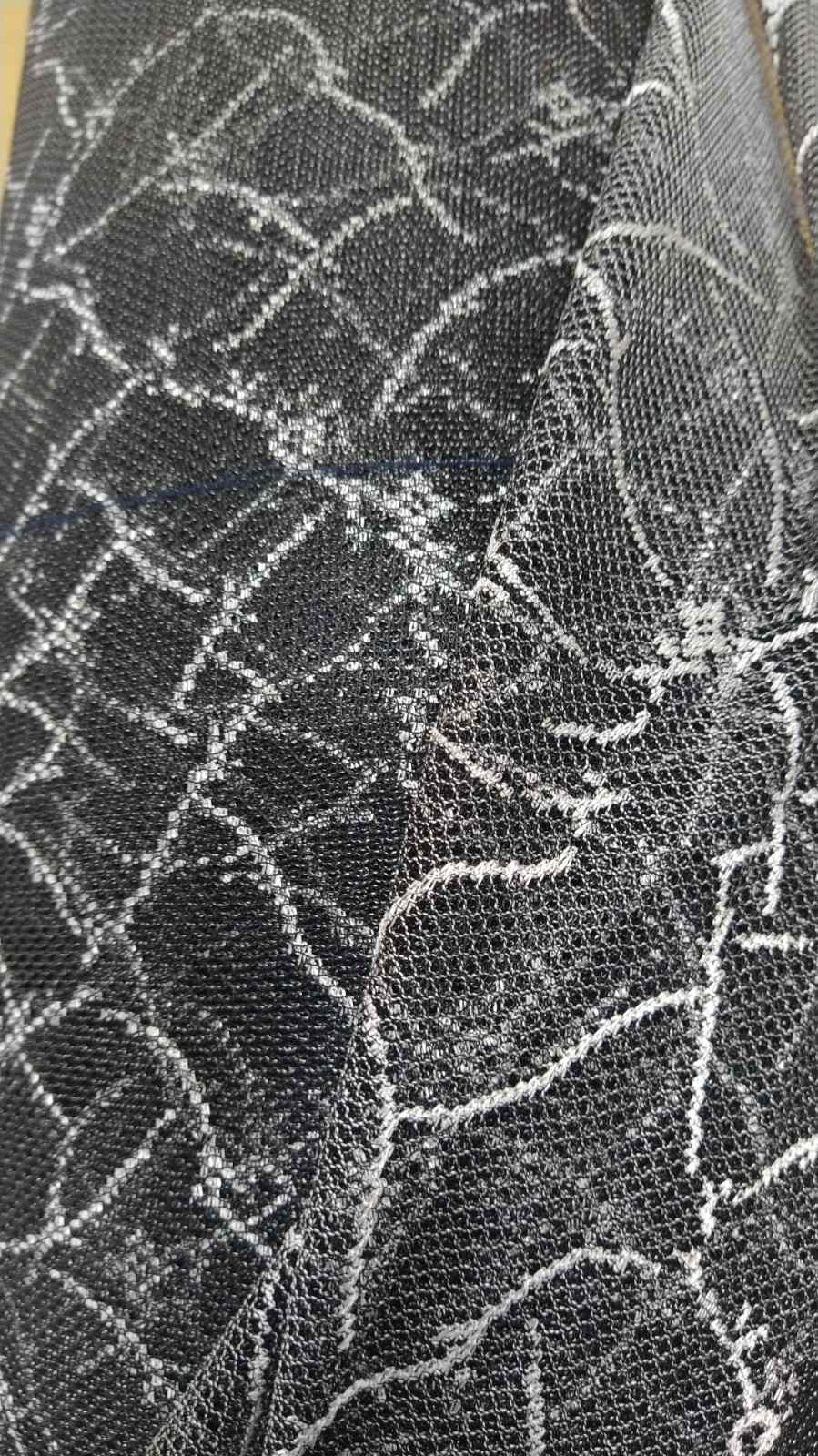 Μαύρο-ασημί